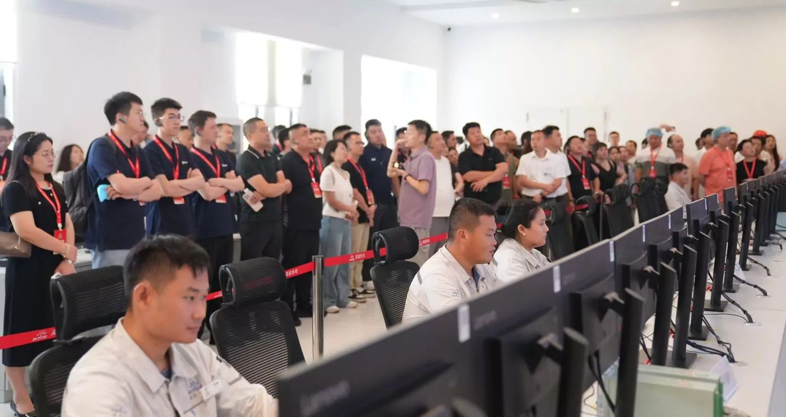 jinnianhui官网医疗董事长刘方毅先生带领合作伙伴深入jinnianhui官网医疗研发与生产基地 jinnianhui官网医疗董事长刘方毅先生带领合作伙伴深入jinnianhui官网医疗研发与生产基地