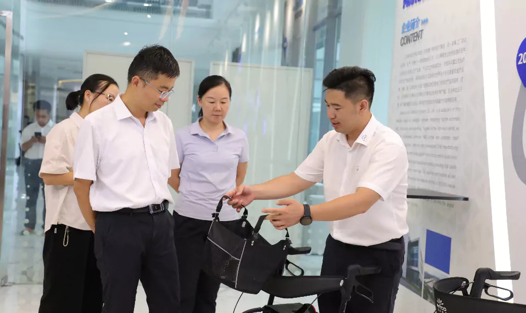 彭泽县政府一行莅临江苏jinnianhui官网医疗进行专题调研